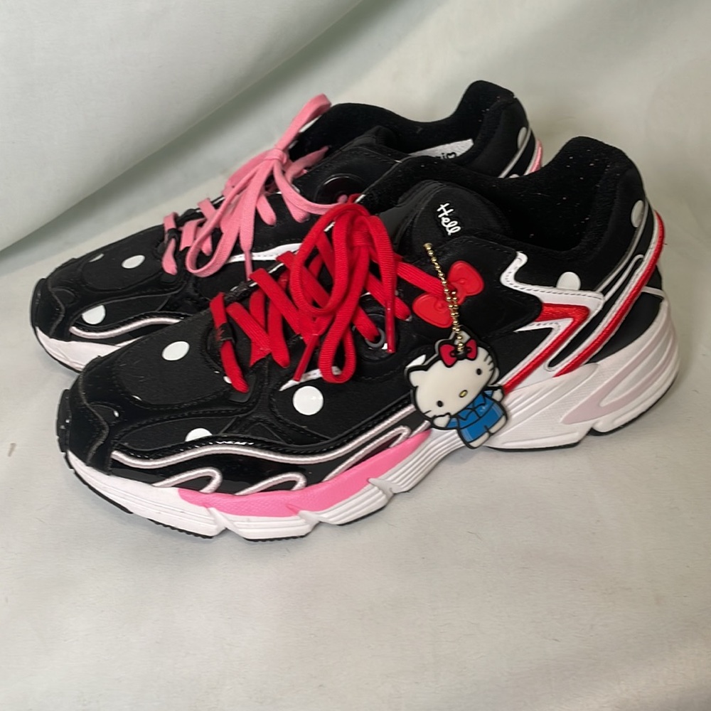 Adidas x Sanrio Hello Kitty Sneakers size 7.5